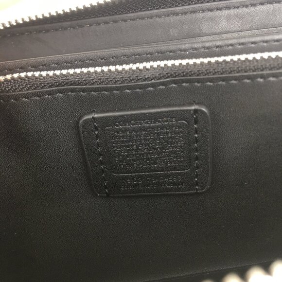 Coach x Peanuts Snoopy Wristlet Wallet - Picture 8 of 9